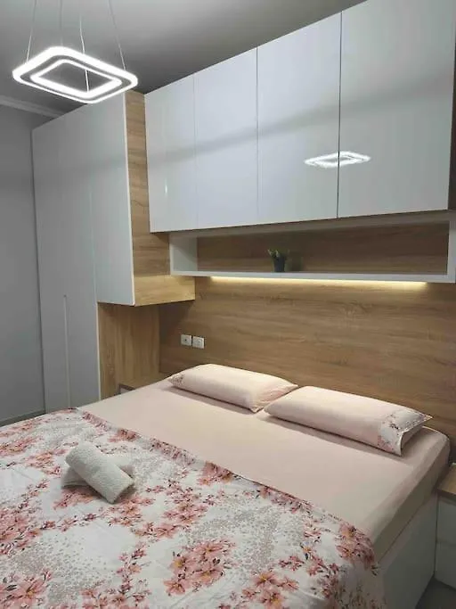 Modern Apartment Near The Beach Golem