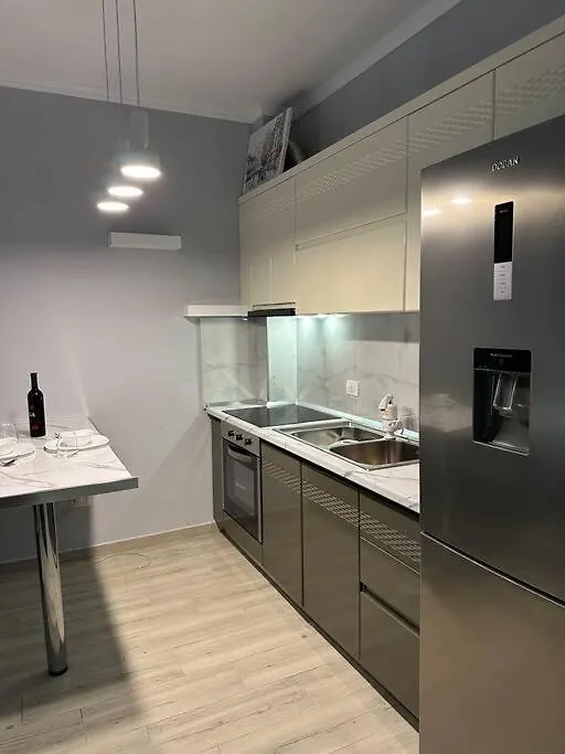 Modern Apartment Near The Beach Golem