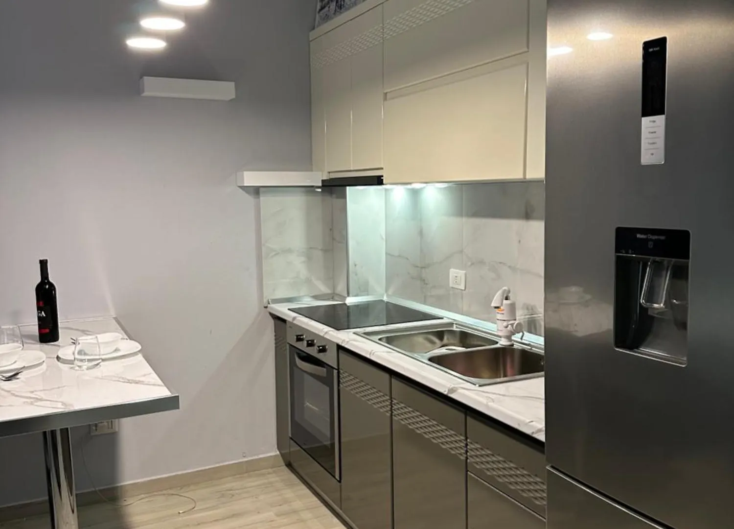 Modern Apartment Near The Beach Golem